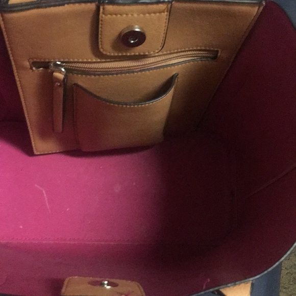 Purse - Picture 2 of 3